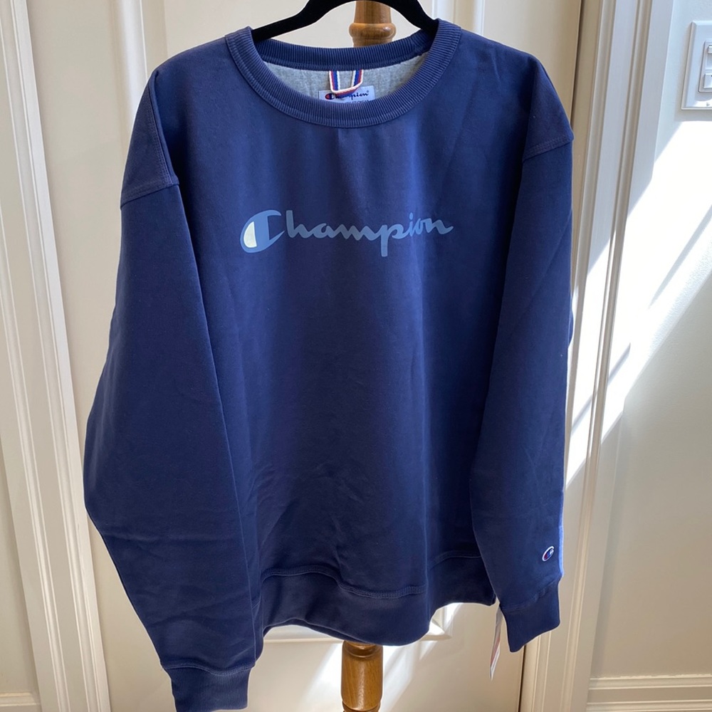 🆕 Champion Mens Graphic Powerblend  Fleece Crew.